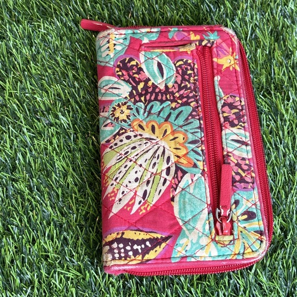 Vera‎ Bradley Quilted Zip Around Wallet Red Multicolor Floral Cotton - Picture 6 of 12